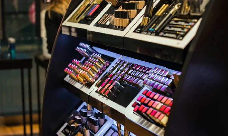 display retail, Sumber: magestore.com