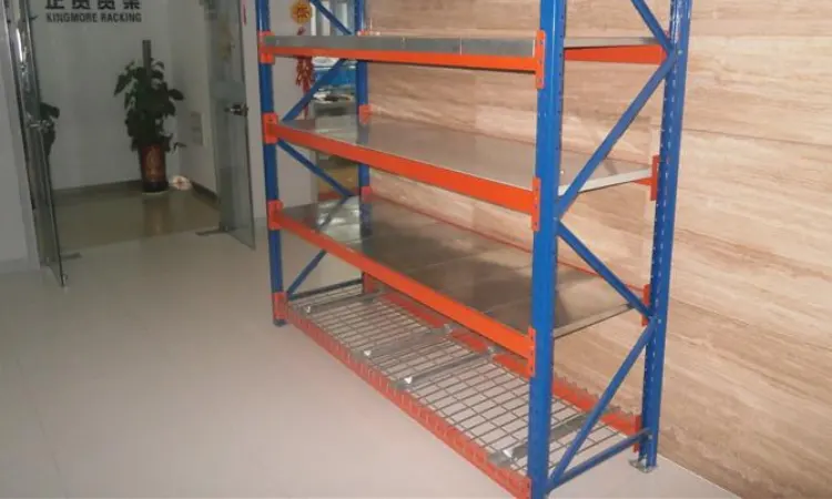 Tips memilih rak light duty, Sumber: kingmoreracking.com